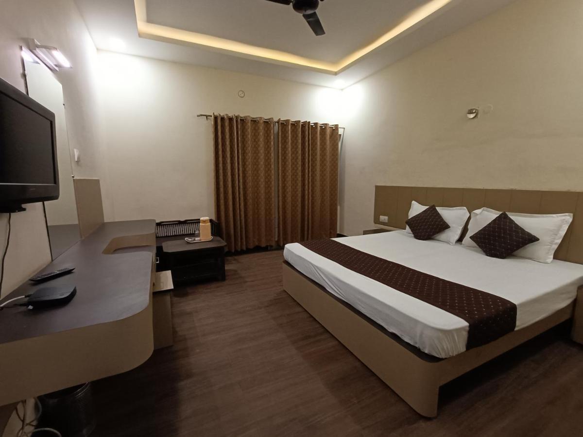 Hotel Padmini International- Sigra 3* Kakarmatha