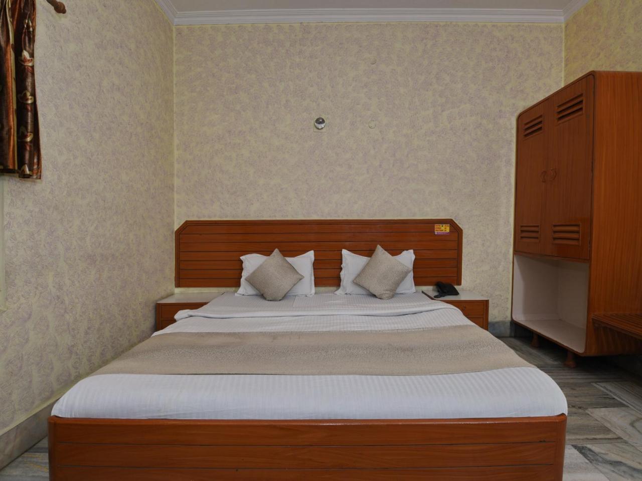 Hotel Padmini International- Sigra Hotel