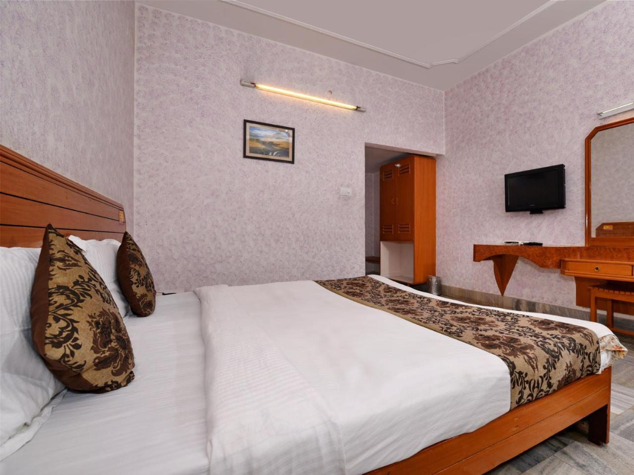Hotel Hotel Padmini International- Sigra Kakarmatha