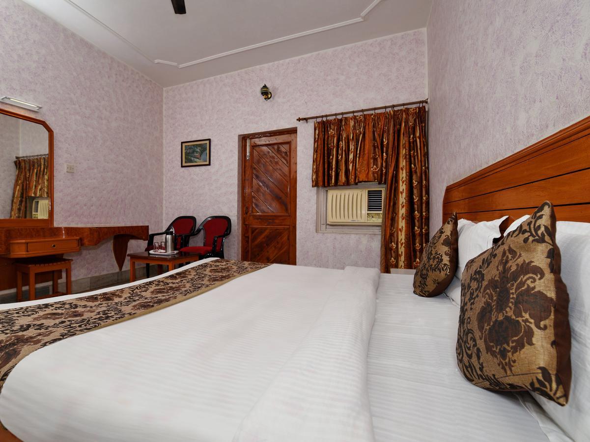 Hotel Padmini International- Sigra Hotel Kakarmatha